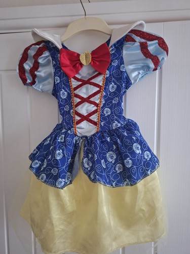 Snow white dressing costume - snow,