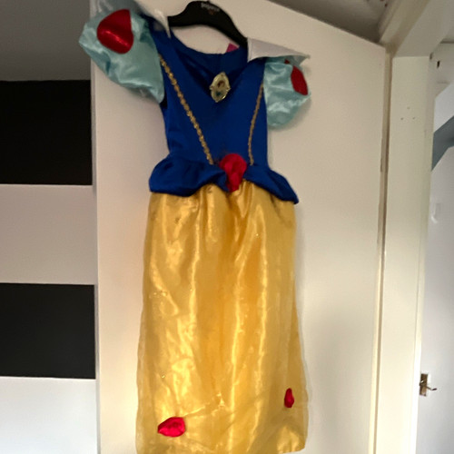 Disney princess snow white - snow,
